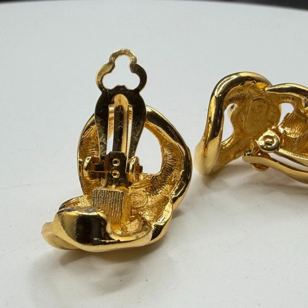 Gold Tone Chunky Interlocking Chain Link Clip On Earrings Statement Jewelry